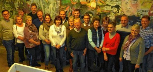 Mitglieder von Samerberger Vereinen zu Gast im OVB-Medienhaus