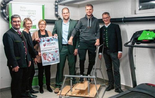 Oelcheck spendet an zahlreiche Brannenburger Einrichtungen