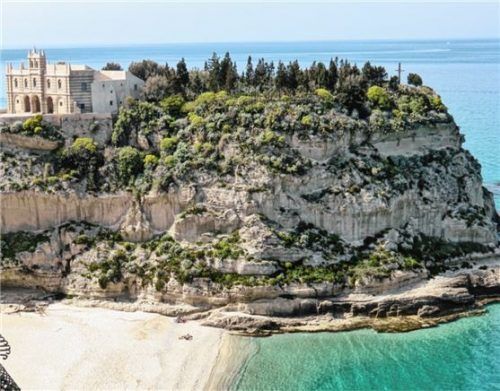 Sonne, Strand, Kulturgeschichte und Meer: das bietet die Astl-Busreise nach Kalabrien.