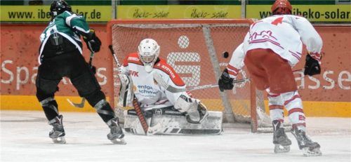 Tor für das DNL-Team der Starbulls Rosenheim im Heimspiel gegen Kaufbeuren.