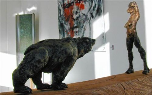 Werke mit Ecken und Kanten sind in der Ausstellung zu entdecken. Foto re