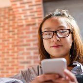 Handy gefährdet die Sehkraft