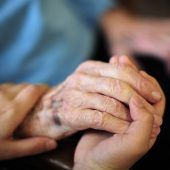 Bezirketag will Pflege-Beratung verbessern