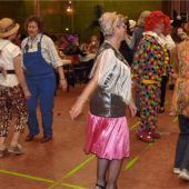 Hippies, Hexen und viel Schwung