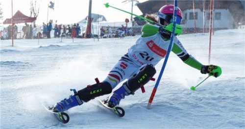 Alida Zifreind vom SC Aising-Pang gewann am Gudiberg in Garmisch-Partenkirchen einen Slalom zur Schüler Skiliga Bayern.Foto Schmid