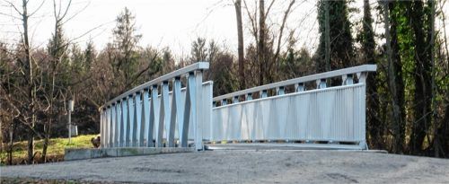 Am Triftbach wurde der Hochwasserschutz verbessert und die neue Brücke errichtet.
