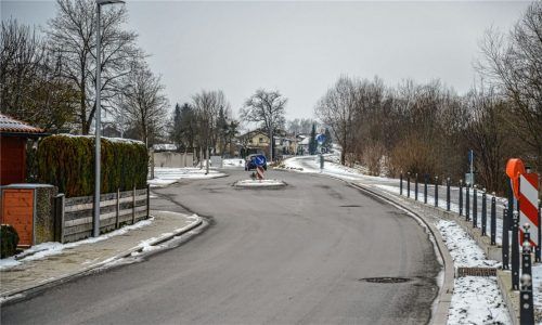 Ausgebaut, aber noch nicht abgerechnet: die Obere Mangfallstraße. Die Stadt will die Rechnungen nun an die Anlieger rausschicken – trotz aller Diskussionen um die Abschaffung der Straßenausbaubeitragssatzung „Strabs“.Foto Buhleier