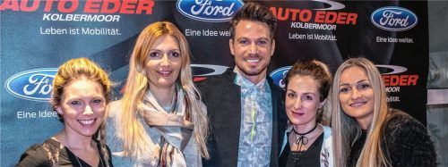 „Bachelor“ fesselt auf Einladung von Auto Eder 400 Frauen