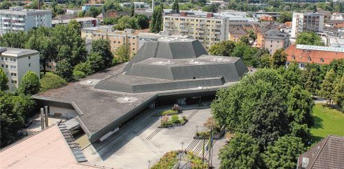 Das Kuko wird bis 2020 für 18 Millionen Euro saniert. Es gehört zu vielen öffentlichen Einrichtungen, die die Stadt Rosenheim als Oberzentrum für die Region vorhält. Foto Kallmeier