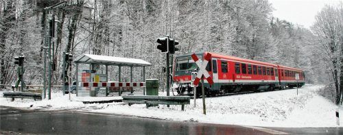 Der Bahnübergang in Ramerberg: Im Frühjahr soll mit dem Umbau begonnen werden. Foto reisner