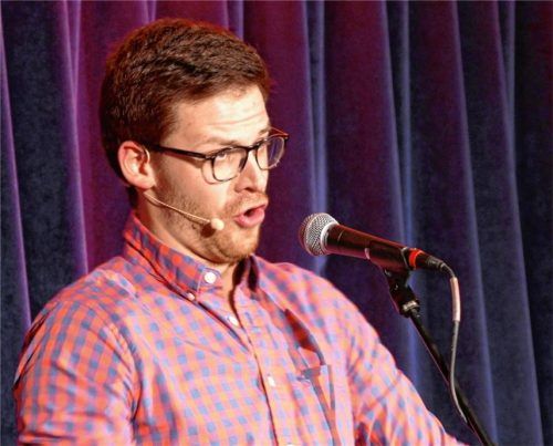 Der Kabarettist Martin Frank witzelt nicht nur, sondern singt auch Opernarien. Foto  janka