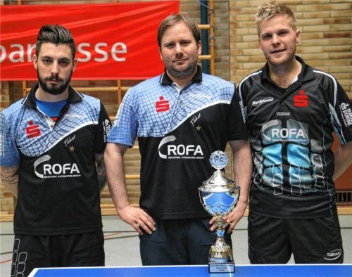 Die Herren des SV DJK Kolbermoor mit Matthias Schmid, Christian Mayer und Sebastian Wiesener (von links) konnten ihren Titel erfolgreich verteidigen.Foto Erlich