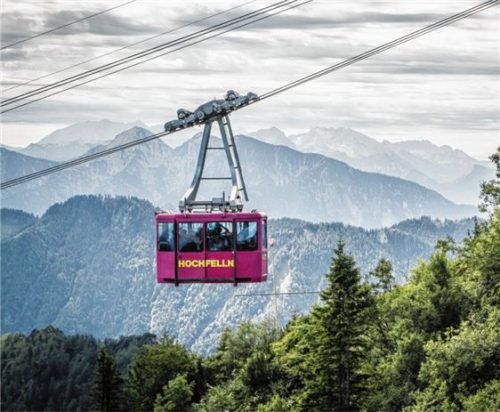 Die Hochfelln-Seilbahn hat keine Barrieren, Menschen mit Behinderung können einsteigen. Die Bahn hat eine Zertifizierung erhalten. Foto  re