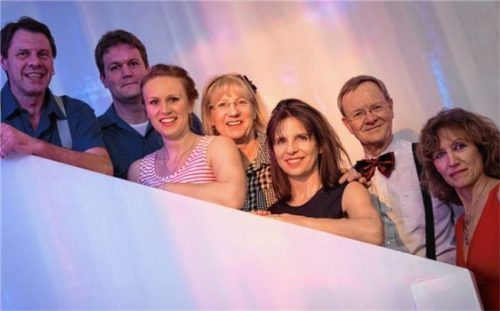 Die neue Vorstandschaft des Quest-Dance-Clubs.