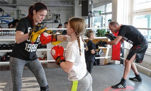 Eine Herausforderung: Training mit den Weltmeistern, links Weltmeisterin Marie Lang.Fotos Hoffmann