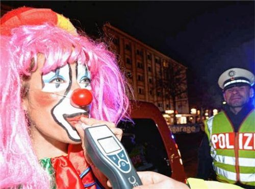 Feiern und fahren – das passt nicht zusammen. Aber die große Mehrheit der Narren in der Region verhielt sich laut Polizei vernünftig. Foto dpa