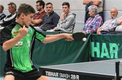 Felix Wetzel zeigte nach seiner krankheitsbedingten Pause eine solide Leistung und wurde mit je einem Zähler im Doppel und Einzel belohnt. Foto  Erlich