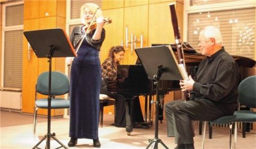 Geigerin Zsuzsanna Kiss, Pianistin Emese Badi und Fagottist Pavel Limpar.Foto  kaiser