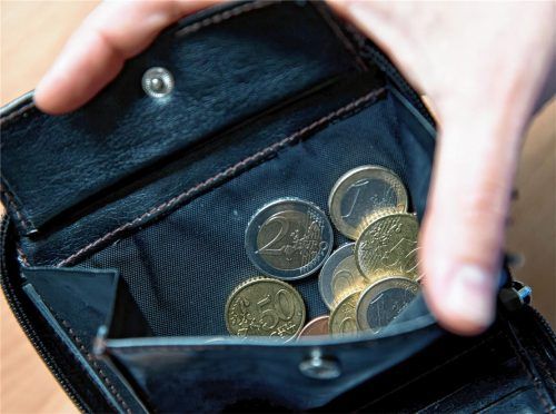 Gerade einmal 33 Euro erbeutete ein 45-jähriger Räuber, der jetzt zu einer Bewährungsstrafe verurteilt worden ist. Foto dpa