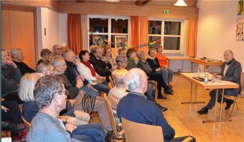 Groß war das Interesse am Afa-Themenabend „Islam“ im evangelischen Gemeindehaus mit Referent Dr. Detlef Bald (rechts).Foto Sedlbauer