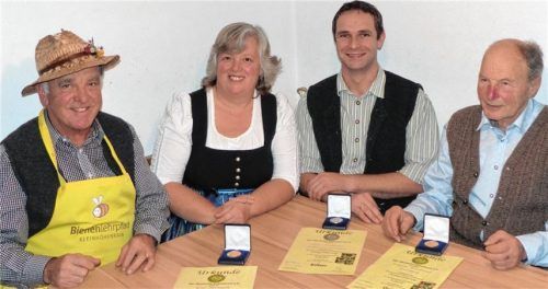 Honigprüfung: Drei Imker aus dem Landkreis ausgezeichnet