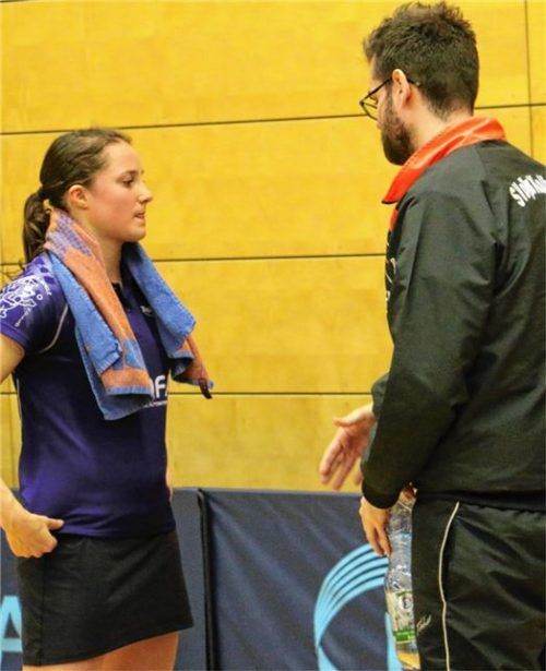 Kolbermoors Michael Fuchs will versuchen, seinen Schützlingen – wie hier Sabine Winter – die richtigen Tipps für dieses Auswärtsspiel zu geben.Foto Erlich