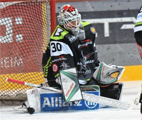Lukas Steinhauer steht an beiden Wochenendspielen im Starbulls-Tor.