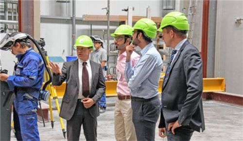 Mitarbeiter des Dubai Civil Defence besuchten das Brandschutzzentrum des ift Rosenheim. Foto ift