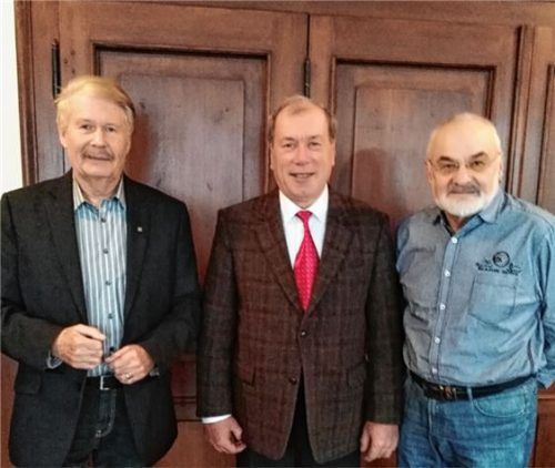 Monatliche Stammtische zur Diskussion
