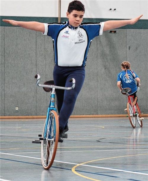 Samuel Keresztesi (U13) beim Seitenstand freihändig mit sauberer Haltung und guter Körperspannung. Er erzielte Platz vier.Foto Kieser
