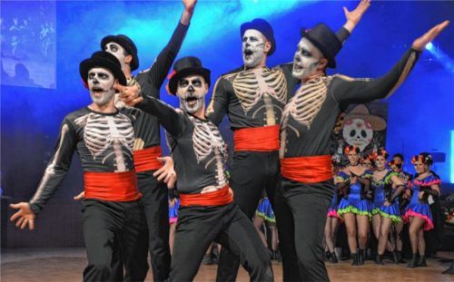 Schaurig schön: Bei der Rosenheimer Faschingsgilde geht es heuer alles andere als traurig zu.Foto Heise