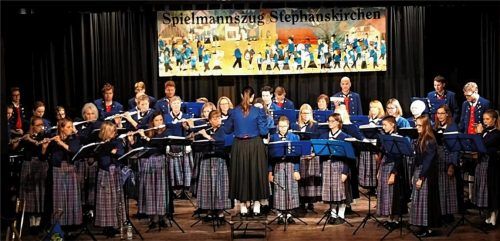 Seit mehr als 40 Jahren fester Bestandteil im Gemeindeleben: Der Spielmannszug Stephanskirchen.Foto re