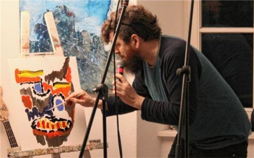 Seth Faergolzia sang und malte gleichzeitig. Foto  Friedrich