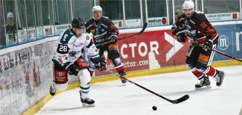 Starbulls-Verteidiger Micky Rohner hatte Pech mit einem Schuss ans Lattenkreuz.Foto Brüssel
