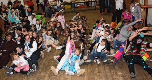 Trachtennachwuchs als „Bobfahrer“