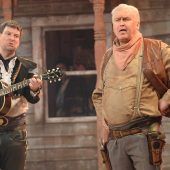 Apanatschi entmietet die Western-Stadt