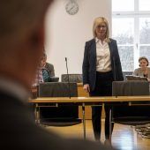 Beredtes Schweigen der Minister