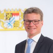 Ein Lehrer für das Schulministerium
