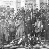 Ein ganzes Dorf im Kampf gegen die Revolution