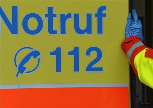 Bei einem Unfall wählt eCall automatisch den Notruf. Foto dpa