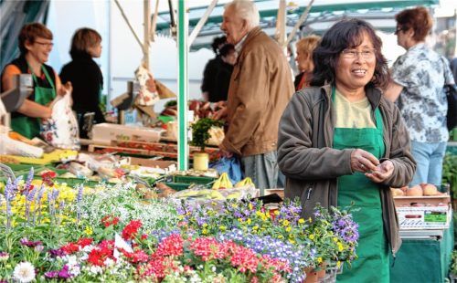 Buntes Treiben auf dem Grünen Markt in Rosenheim.Fotos wu