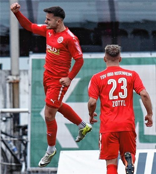 Danijel Majdancevic ist heute im Heimspiel gegen Unterföhring nach seiner Sperre wieder am Ball und will einen Treffer bejubeln. Foto  Ziegler