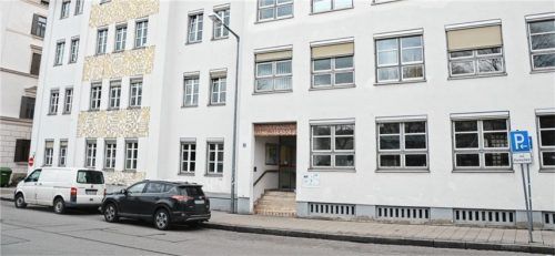 Das Verwaltungsgebäude in der Königstraße 15 wird Mitte April saniert. Foto Rossteuscher