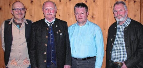Die neugewählte Vorstandschaft des Reservistenvereins: Schriftführer Udo Appel, Vorsitzender Burkhard Sunder, Kassier Rainer Wenisch und stellvertretender Vorsitzender Kurt Pertl (von links).Foto hko