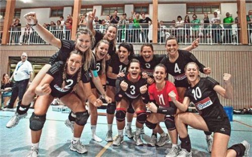 Die Volleyballerinnen vom TSV Eiselfing freuen sich heute auf viele Zuschauer, mit denen sie den Saisonabschluss feiern wollen.