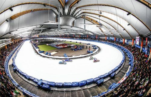 Die weltbesten Eisspeedway-Piloten drehen in der Inzeller Max-Aicher-Arena ihre Runden.Foto Reygondeau/Good-Shot