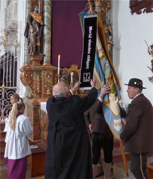 Fahnenband würdigt Sammel-Engagement