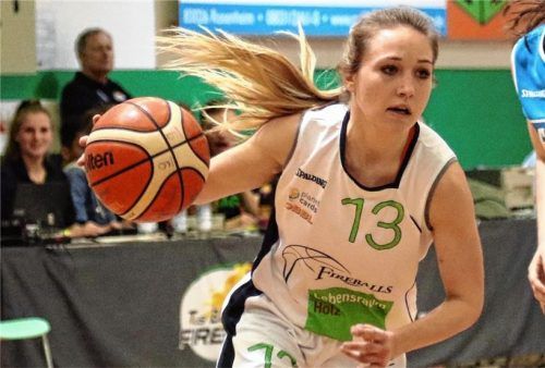 Feierte ihr Comeback nach über sechsmonatiger Verletzungspause: Kapitän Lena Bradaric, die 20 Minuten spielte und auch zwei Punkte erzielte. Foto  Fehrmann