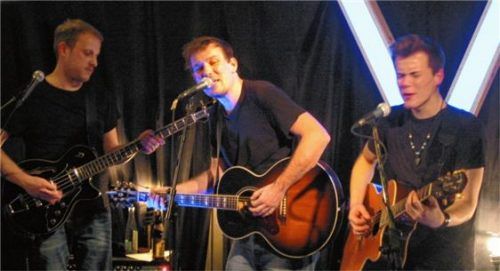 Geglückte „Bandprobe“ in Heufeld: Vait. Foto Mittermüller