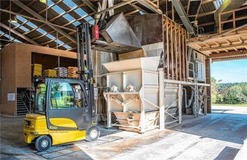 Grandl Futtermittel punktet mit individuell angepasster Zusammensetzung der Futtermittel und der gläsernen Produktion gentechnikfreier Waren in ökologisch einwandfreier Güte.